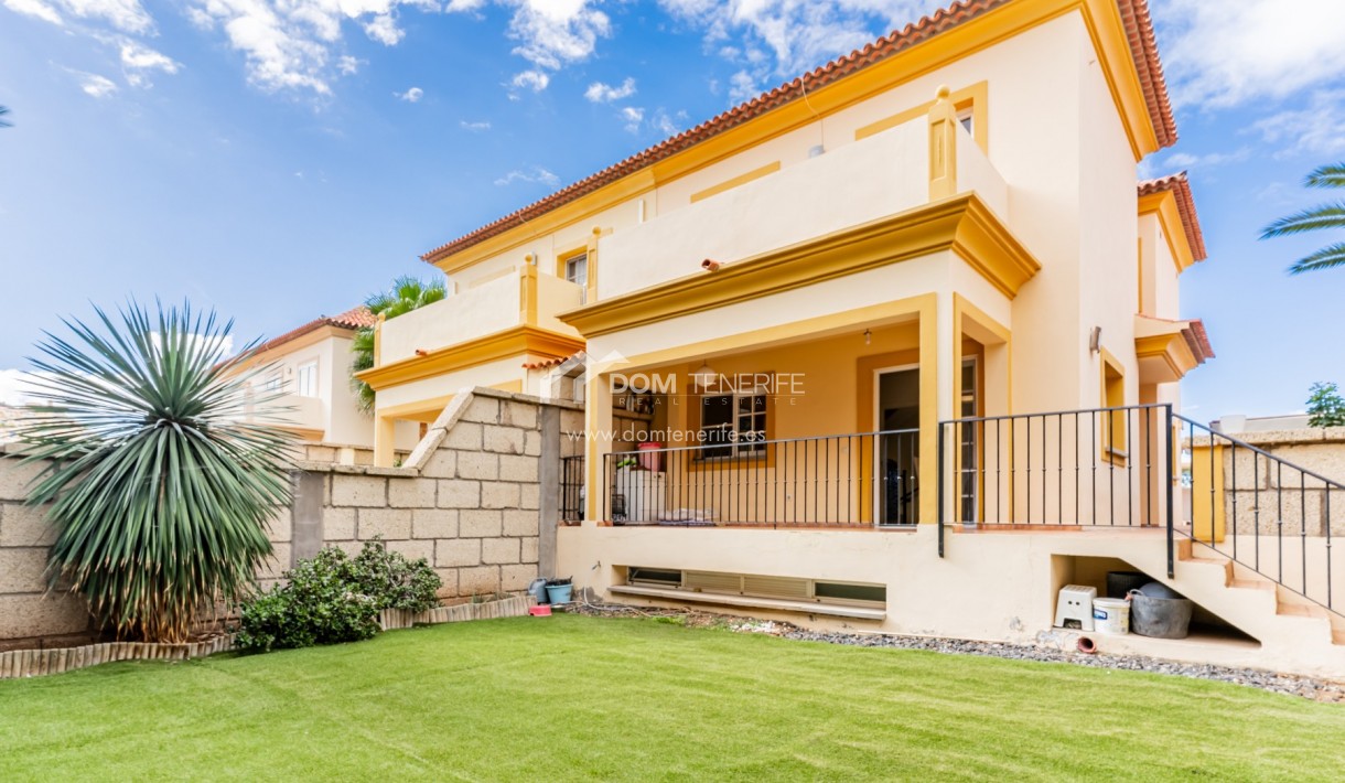 Sale - Townhouse -
Adeje - El Madroñal
