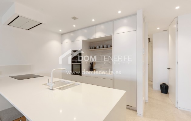 Revente - Plat -
Arona - Palm Mar