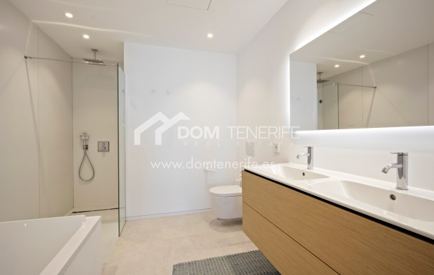 Revente - Plat -
Arona - Palm Mar