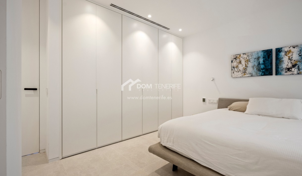 Revente - Plat -
Arona - Palm Mar