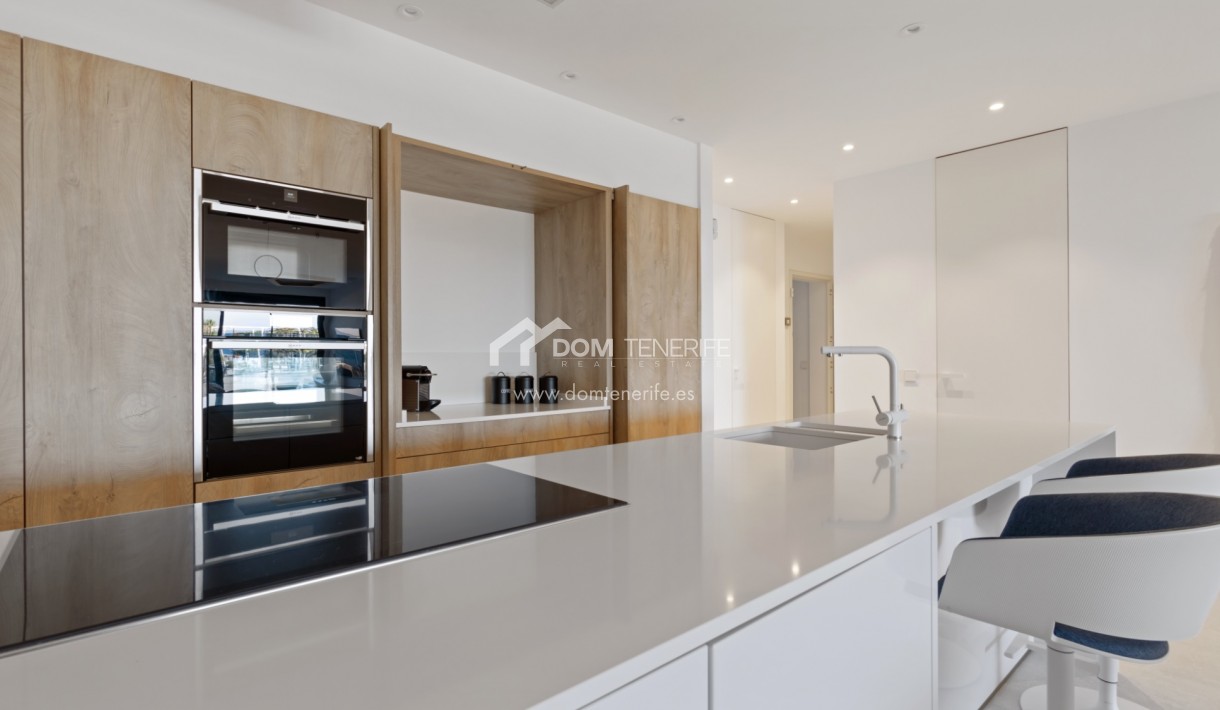 Revente - Plat -
Arona - Palm Mar