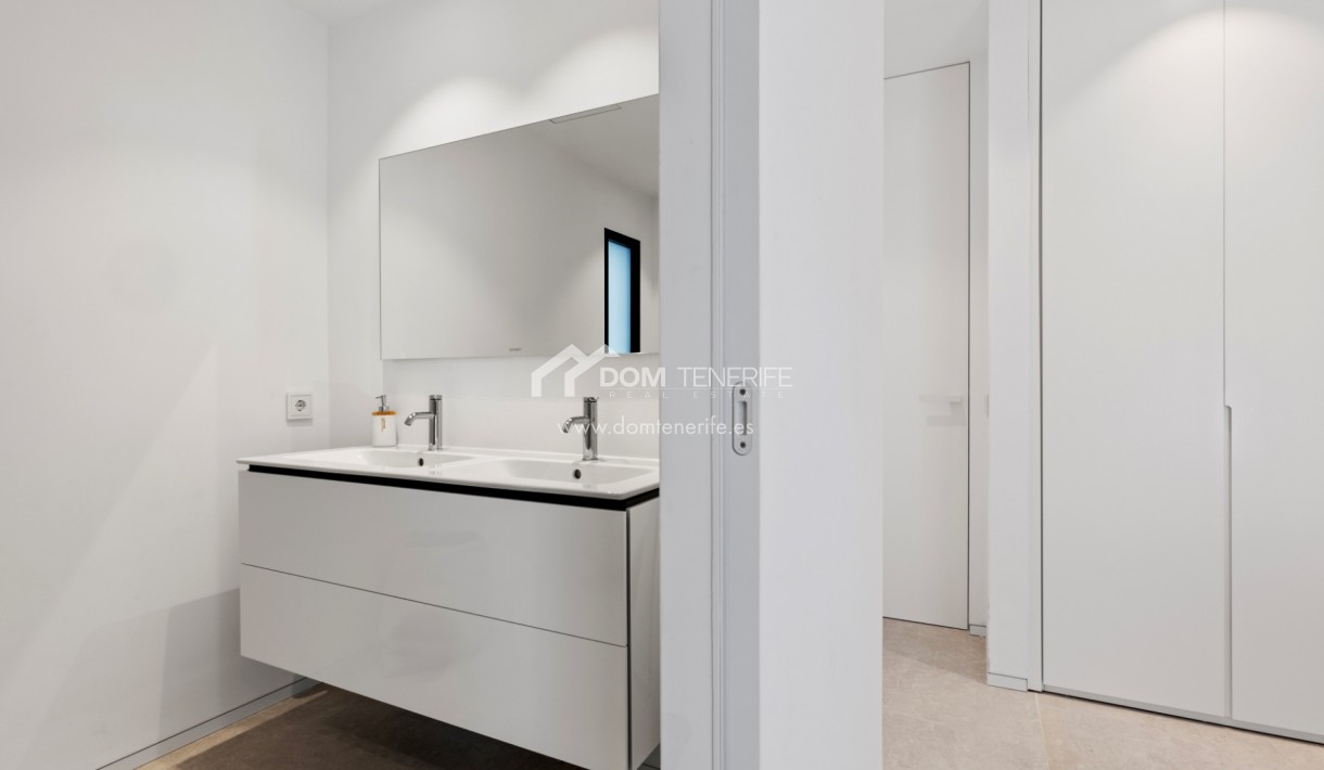 Revente - Plat -
Arona - Palm Mar