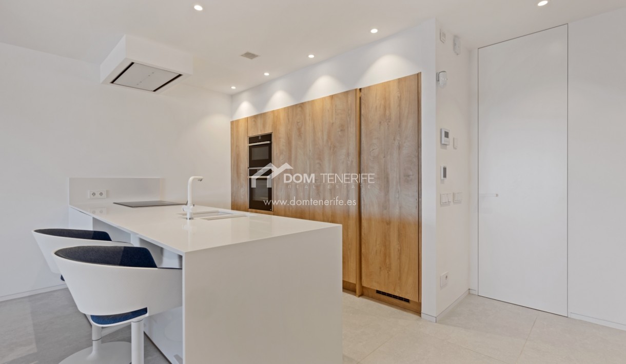 Revente - Plat -
Arona - Palm Mar