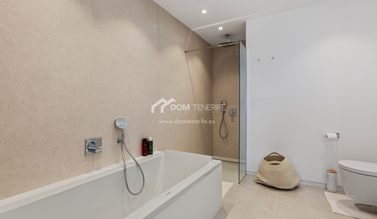 Revente - Plat -
Arona - Palm Mar