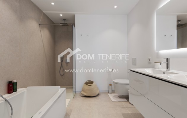 Revente - Plat -
Arona - Palm Mar