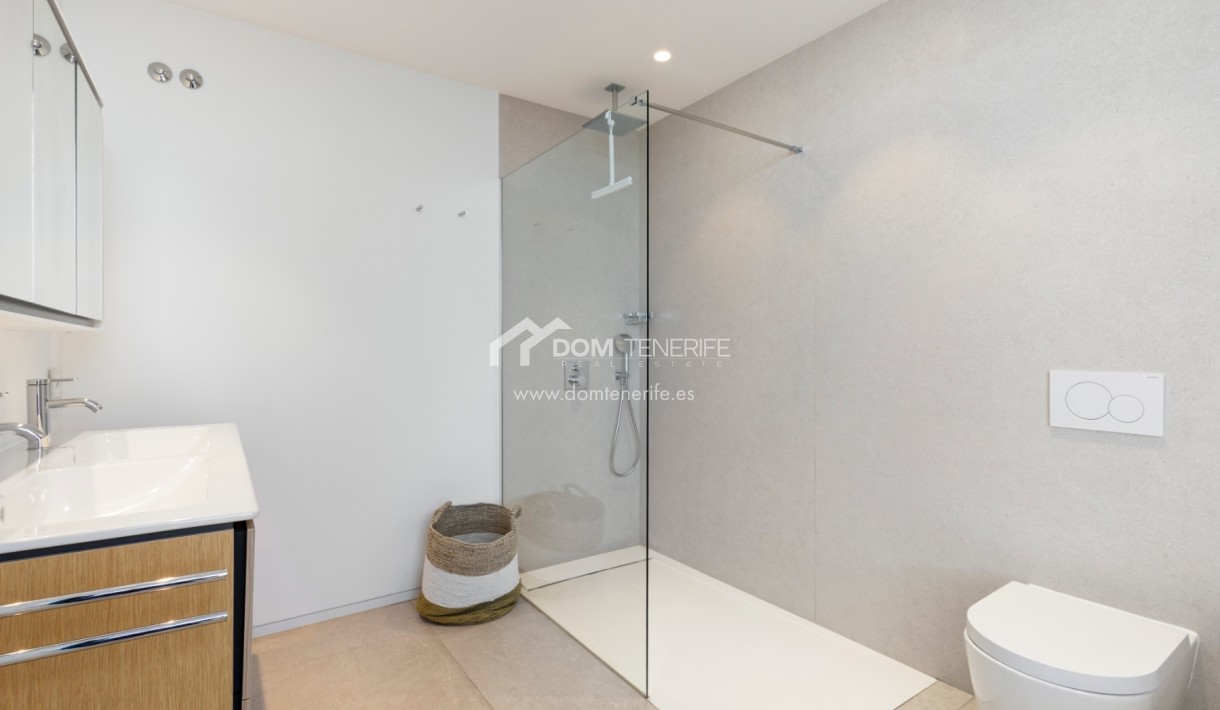 Revente - Plat -
Arona - Palm Mar