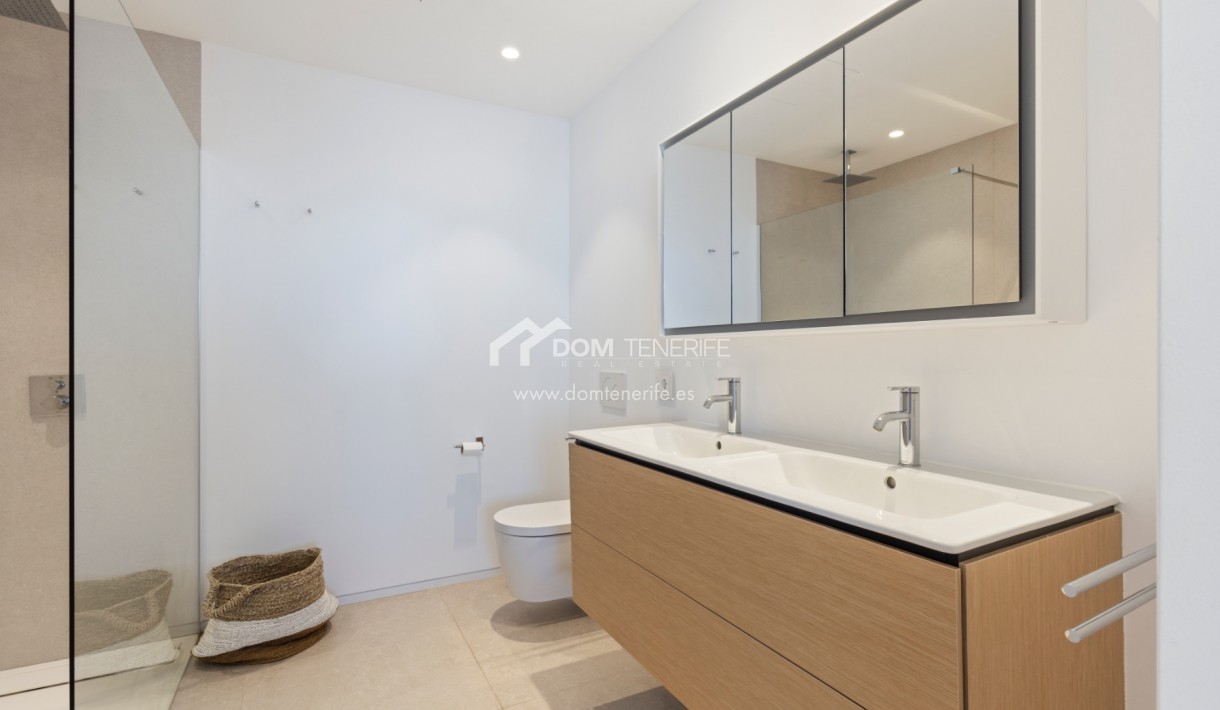 Revente - Plat -
Arona - Palm Mar