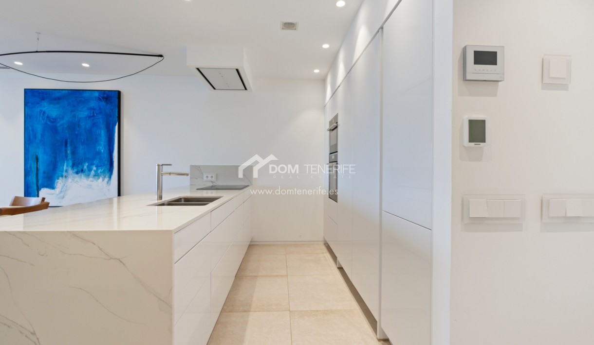 Revente - Plat -
Arona - Palm Mar