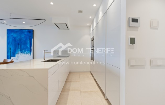 Revente - Plat -
Arona - Palm Mar