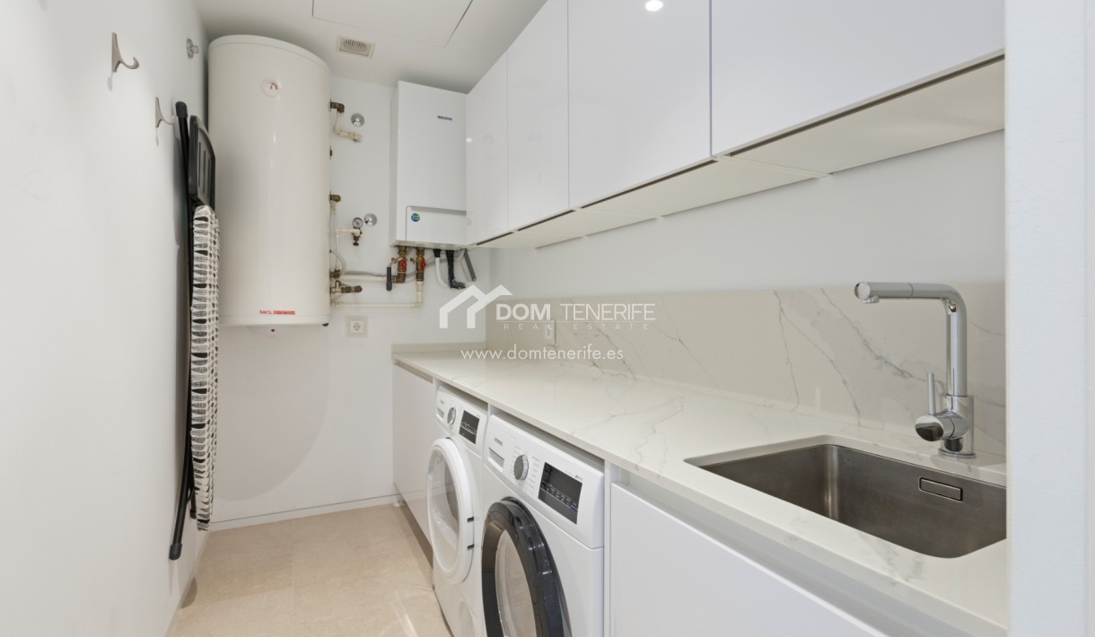 Revente - Plat -
Arona - Palm Mar