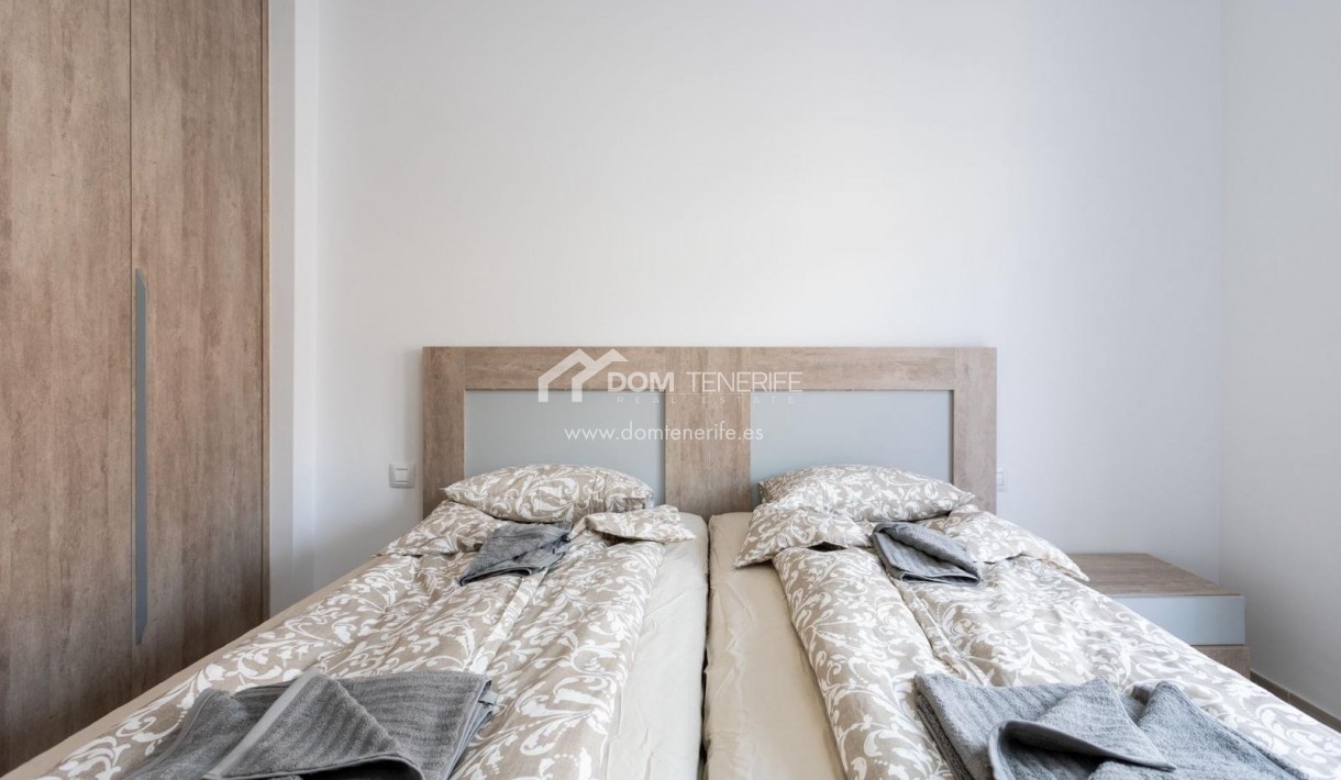 Продажа - Таунхаус -
Адехе - Эль Мадроняль