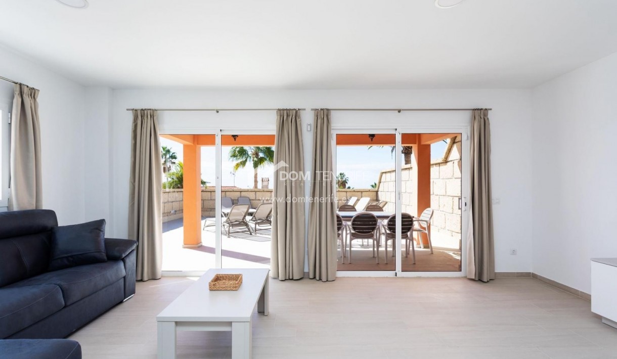 Продажа - Таунхаус -
Адехе - Эль Мадроняль