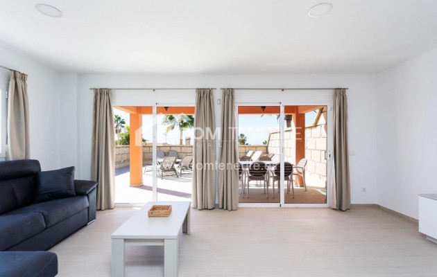 Продажа - Таунхаус -
Адехе - Эль Мадроняль