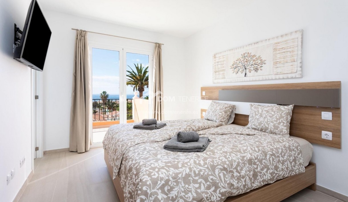 Продажа - Таунхаус -
Адехе - Эль Мадроняль