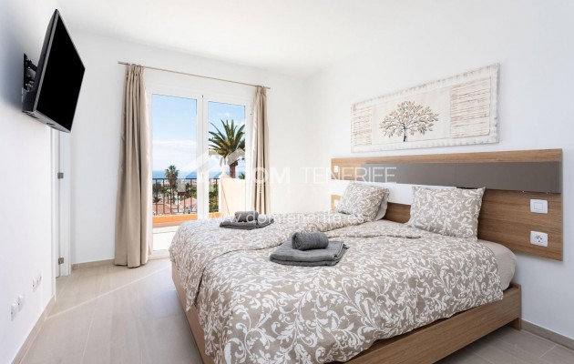 Продажа - Таунхаус -
Адехе - Эль Мадроняль