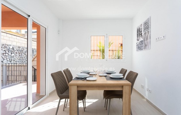 Продажа - Таунхаус -
Адехе - Эль Мадроняль