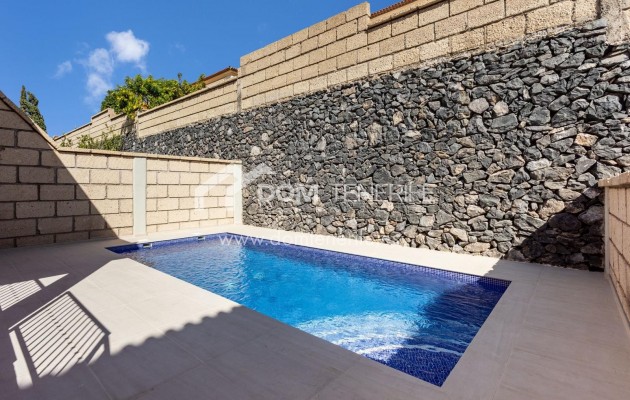 Продажа - Таунхаус -
Адехе - Эль Мадроняль