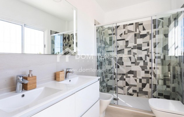 Продажа - Таунхаус -
Адехе - Эль Мадроняль