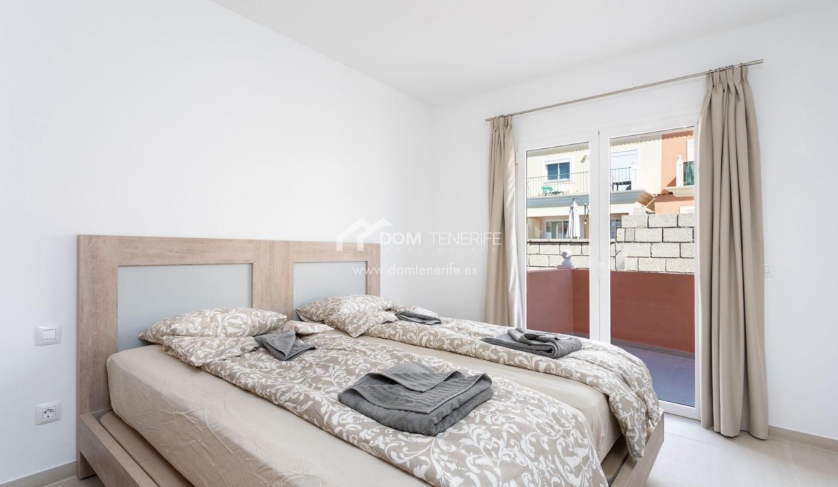 Продажа - Таунхаус -
Адехе - Эль Мадроняль