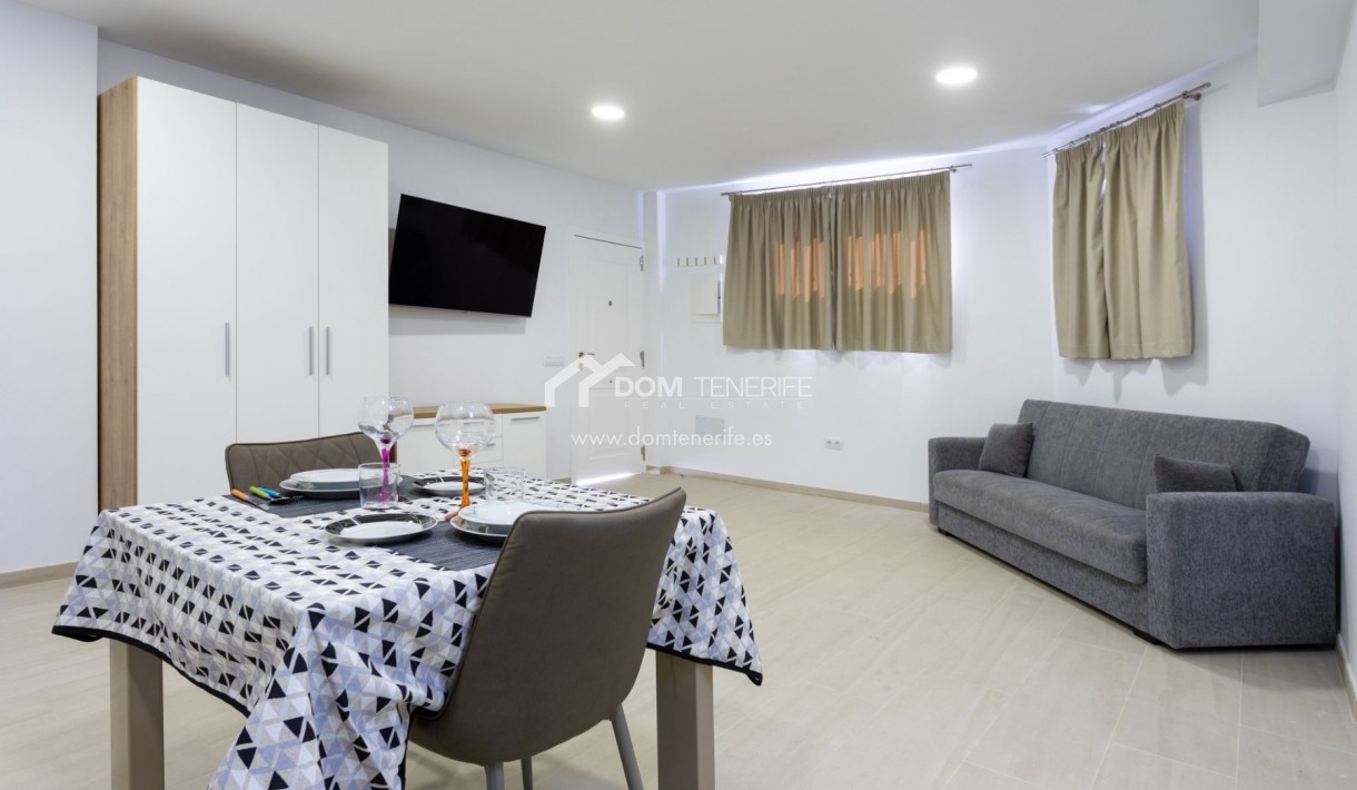 Продажа - Таунхаус -
Адехе - Эль Мадроняль