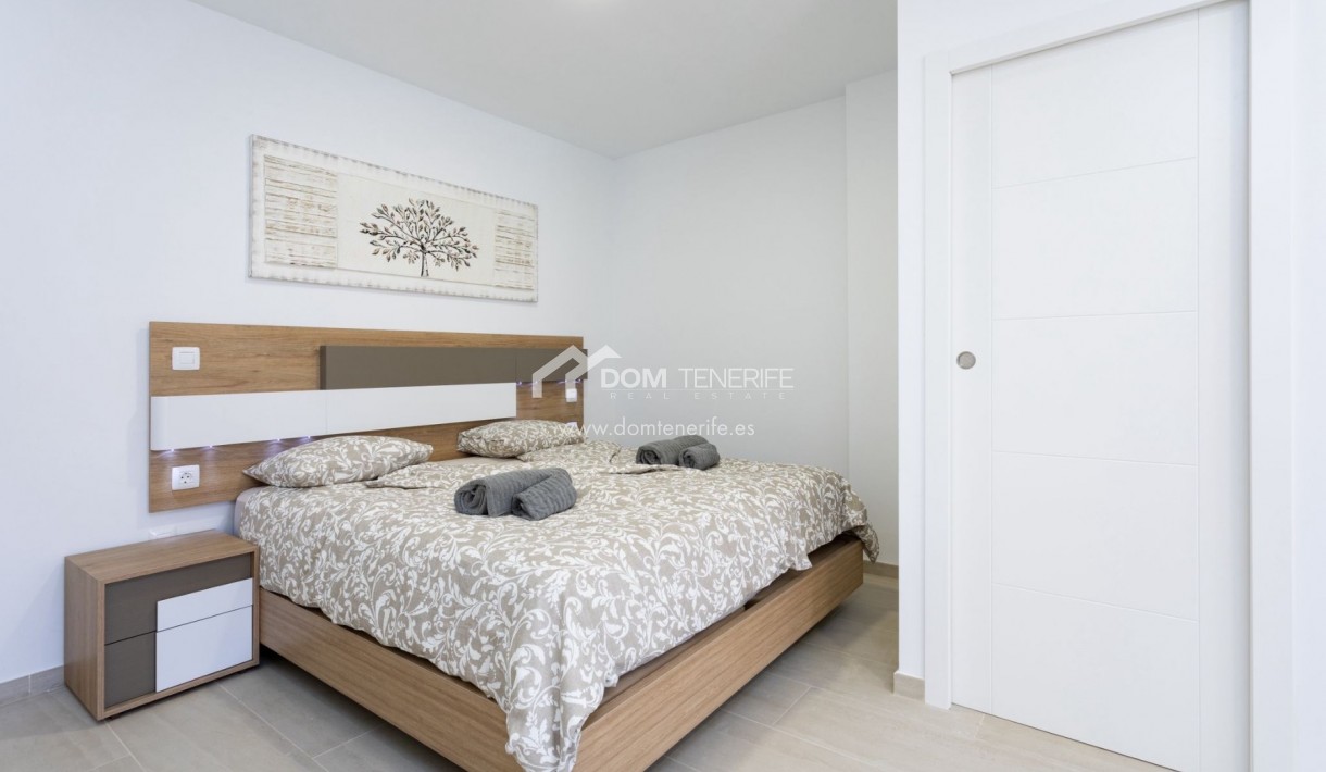 Продажа - Таунхаус -
Адехе - Эль Мадроняль