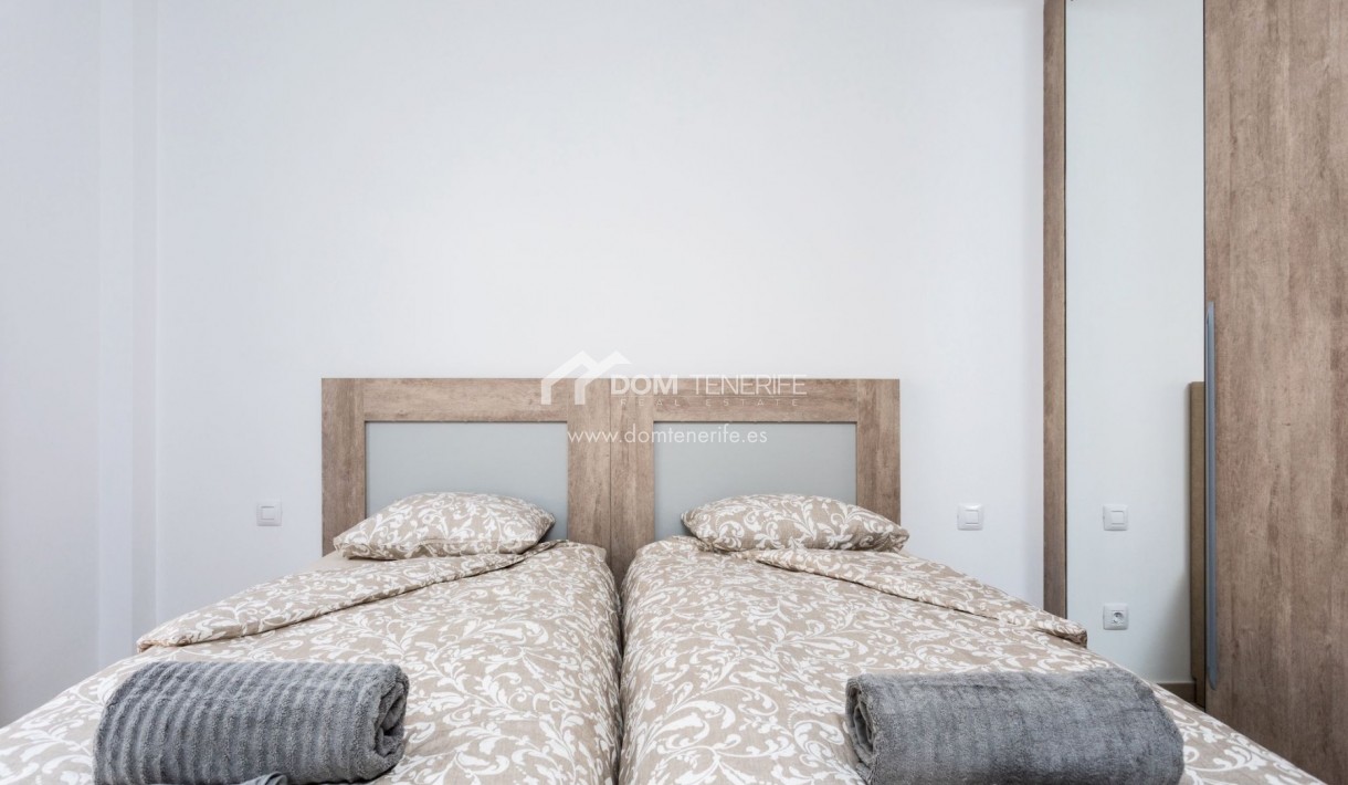 Продажа - Таунхаус -
Адехе - Эль Мадроняль