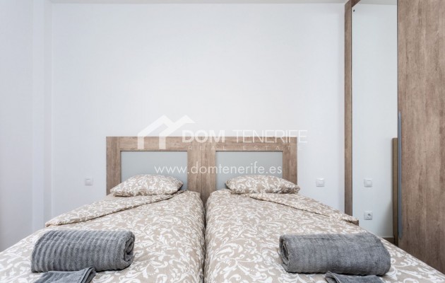 Продажа - Таунхаус -
Адехе - Эль Мадроняль