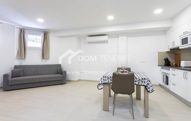 Продажа - Таунхаус -
Адехе - Эль Мадроняль