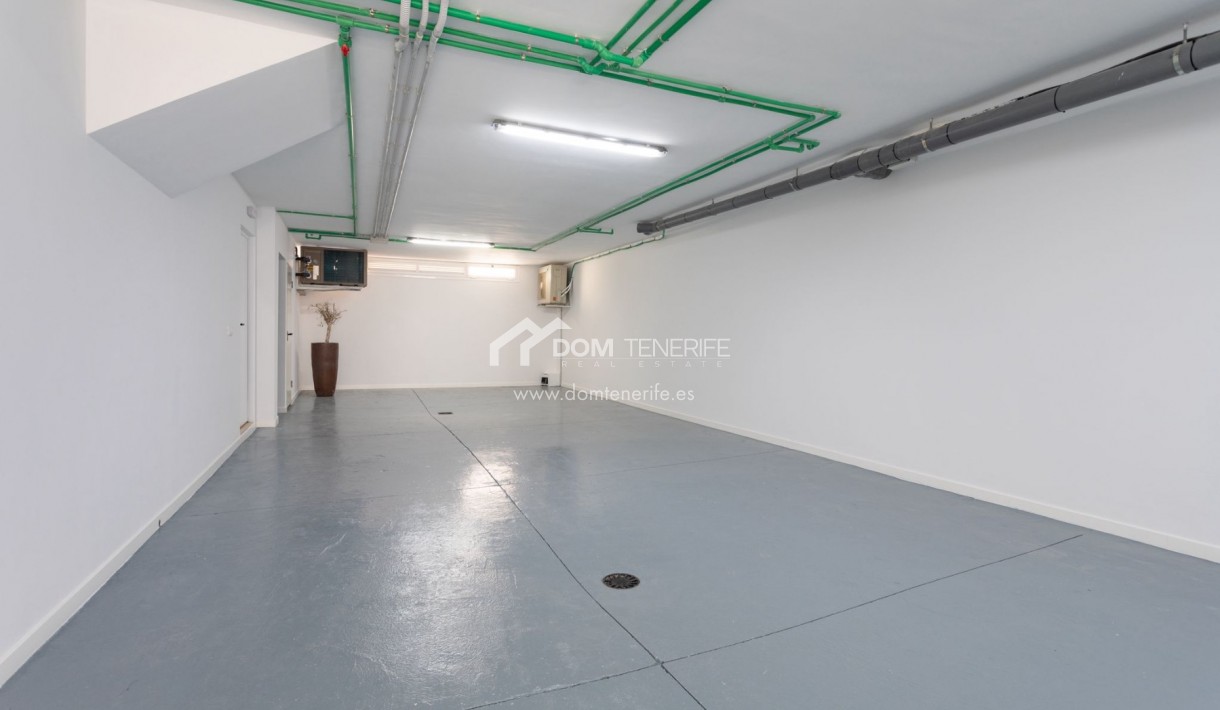 Продажа - Таунхаус -
Адехе - Эль Мадроняль