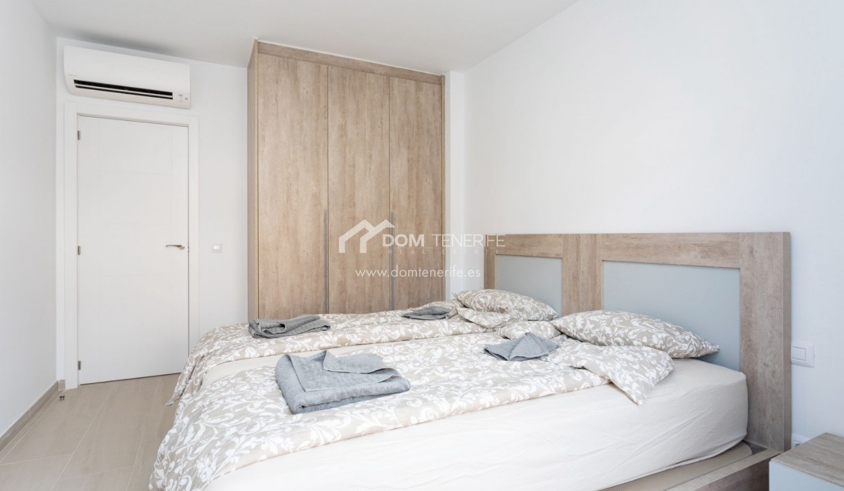 Продажа - Таунхаус -
Адехе - Эль Мадроняль