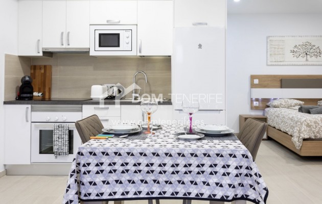 Продажа - Таунхаус -
Адехе - Эль Мадроняль