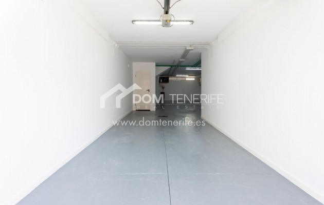 Продажа - Таунхаус -
Адехе - Эль Мадроняль