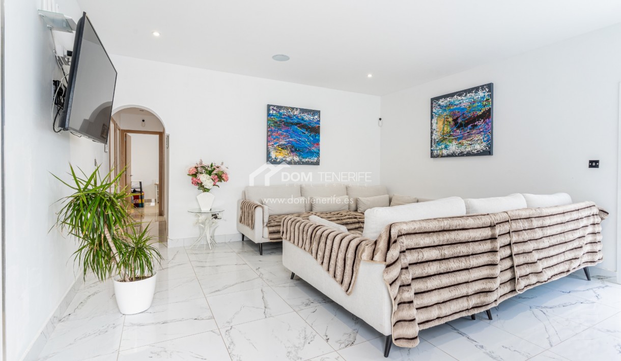 Revente - Villa -
Adeje - San Eugenio Alto