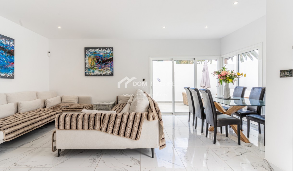 Revente - Villa -
Adeje - San Eugenio Alto