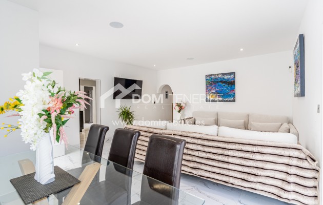 Revente - Villa -
Adeje - San Eugenio Alto