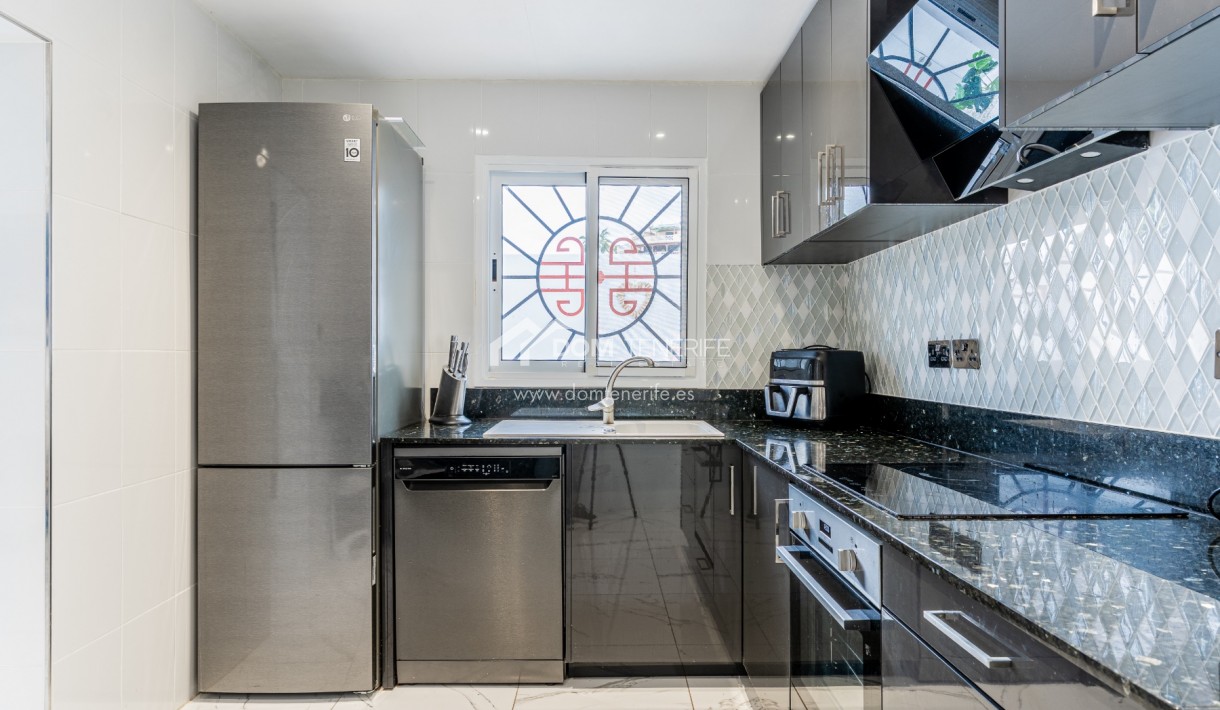 Revente - Villa -
Adeje - San Eugenio Alto