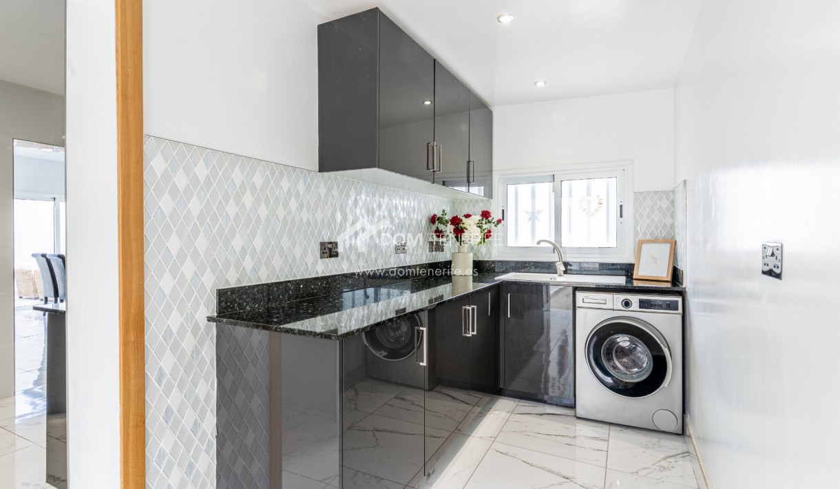 Revente - Villa -
Adeje - San Eugenio Alto