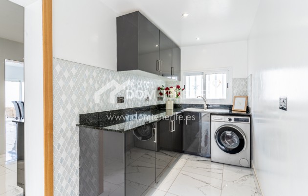 Revente - Villa -
Adeje - San Eugenio Alto