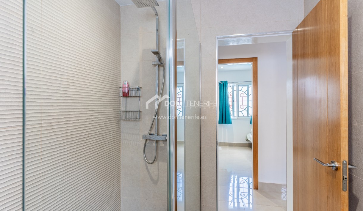 Revente - Villa -
Adeje - San Eugenio Alto