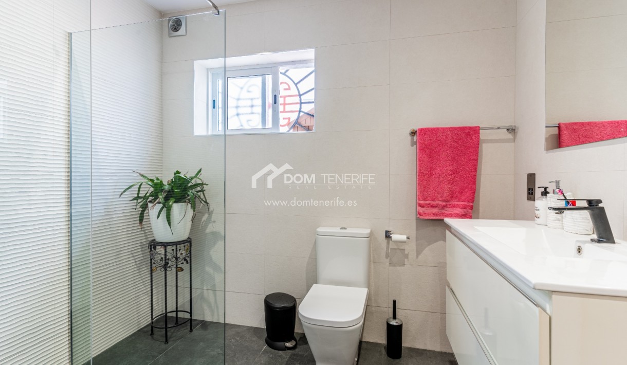 Revente - Villa -
Adeje - San Eugenio Alto