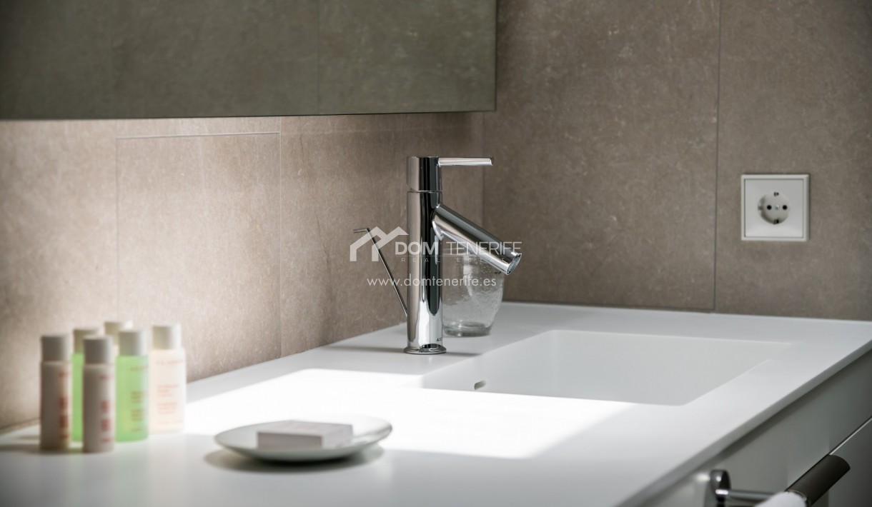 Revente - Plat -
Guía de Isora  - Abama