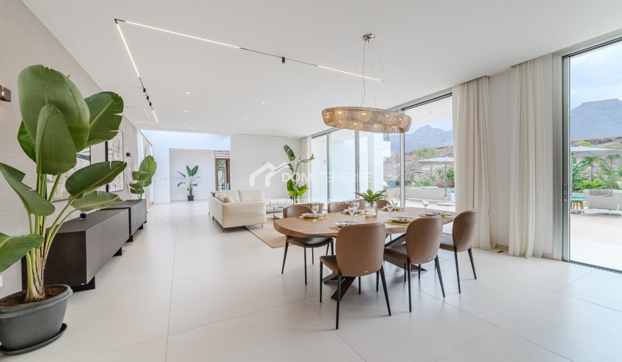 Heller Essbereich mit Terrasse Costa Adeje Villa
