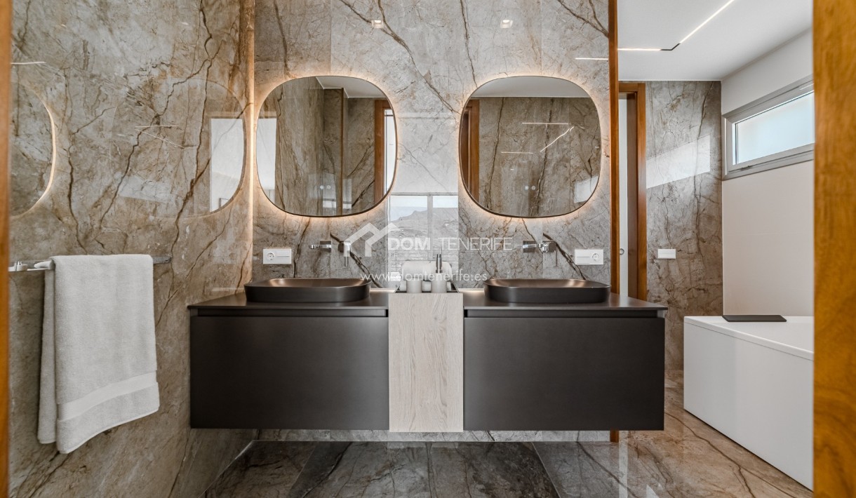 Wiederverkauf - Villa -
Adeje - La Caleta