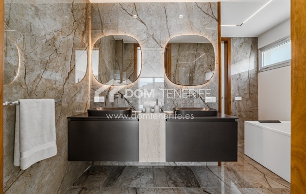 Wiederverkauf - Villa -
Adeje - La Caleta