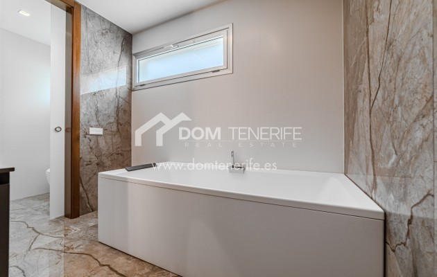 Wiederverkauf - Villa -
Adeje - La Caleta