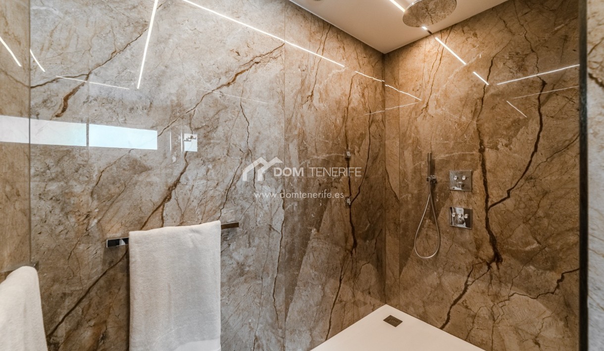 Wiederverkauf - Villa -
Adeje - La Caleta