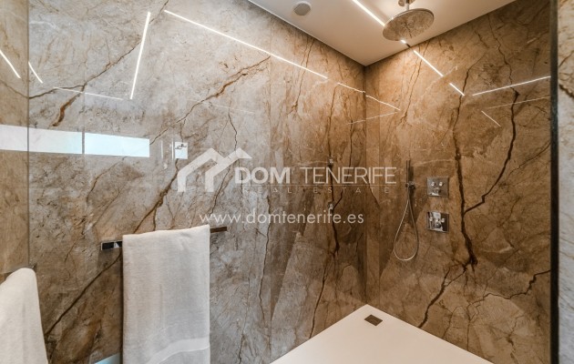 Wiederverkauf - Villa -
Adeje - La Caleta