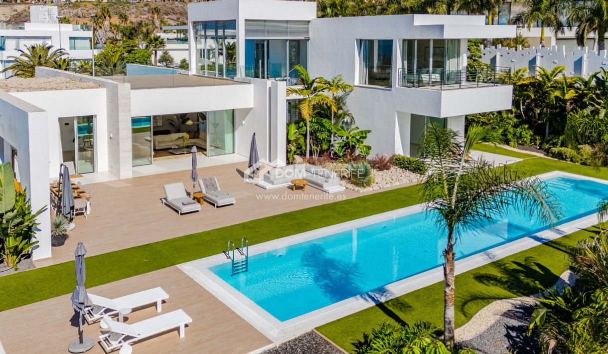 Luxusvilla in La Caleta mit Pool und Meerblick Costa Adeje
