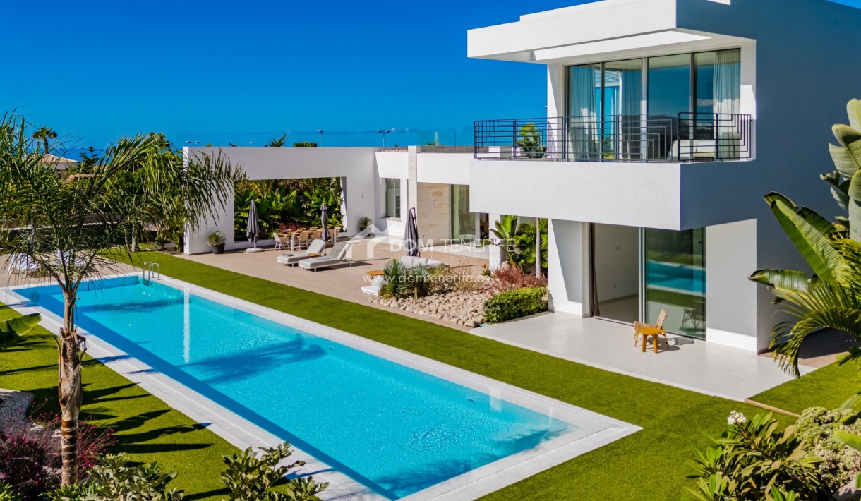 Zeitgenössische Villa mit Infinity Pool Costa Adeje Teneriffa