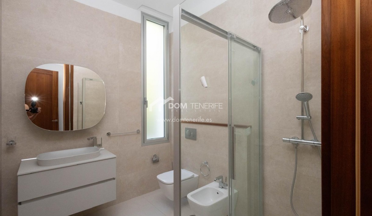 Wiederverkauf - Villa -
Adeje - La Caleta